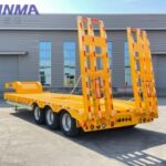Low bed semi-trailer