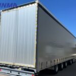 Curtain semi-trailer